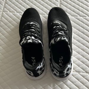 APL: Athletic Propulsion Labs Women's Techloom Tracer Sneakers Size 11